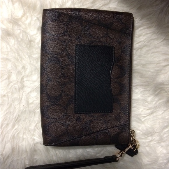 Genuine Coach Wristlet ! - Picture 2 of 3